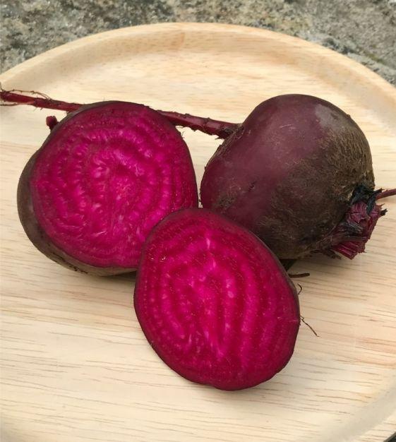 Beet 'bull's Blood' - View 15 from www redcrocus com
