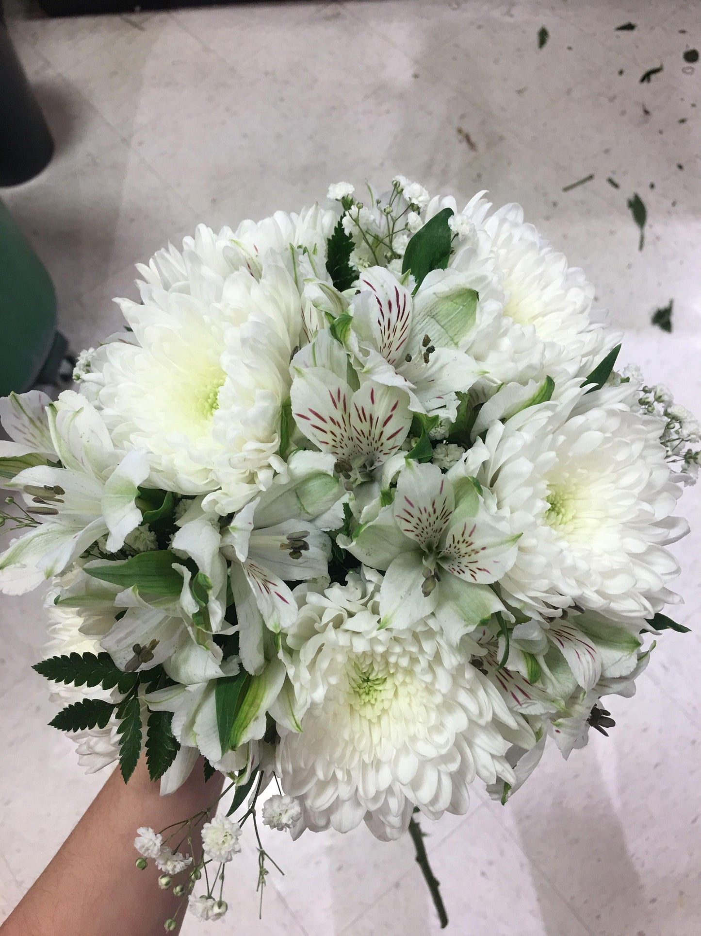 Mum White Bridal White - View 1 from www redcrocus com