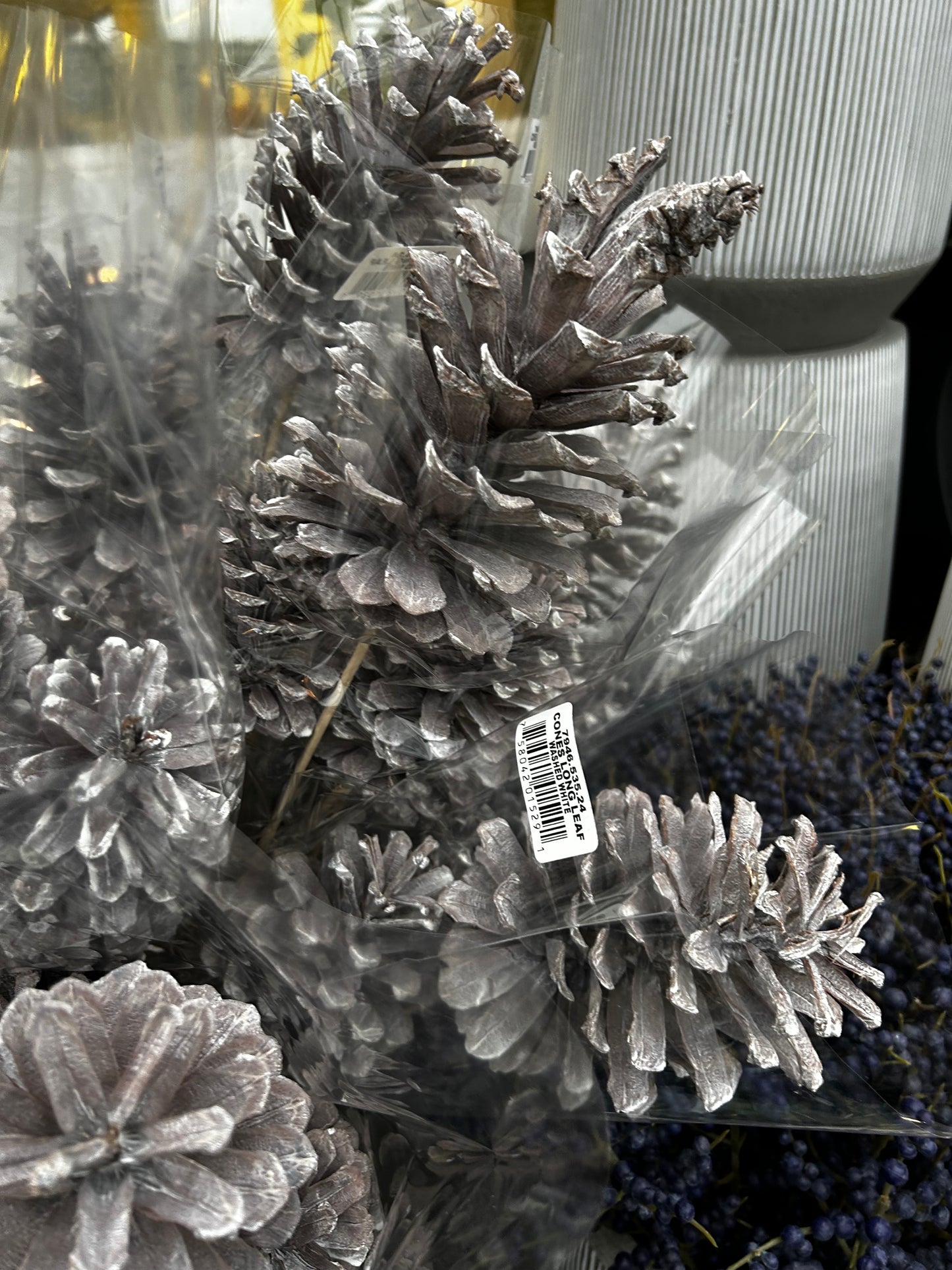 Cones, Long Leaf, Silver Metallic (XMNP639) Each