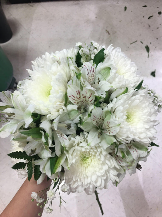 Mum White Bridal White - View 1 from www redcrocus com