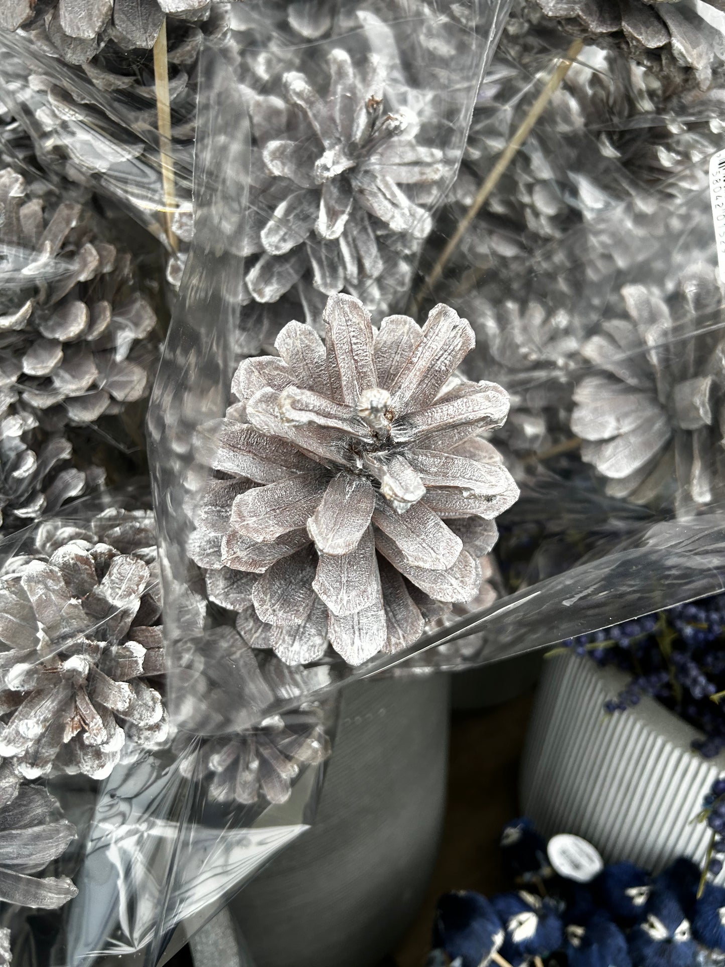 Cones, Long Leaf, Silver Metallic (XMNP639) Each