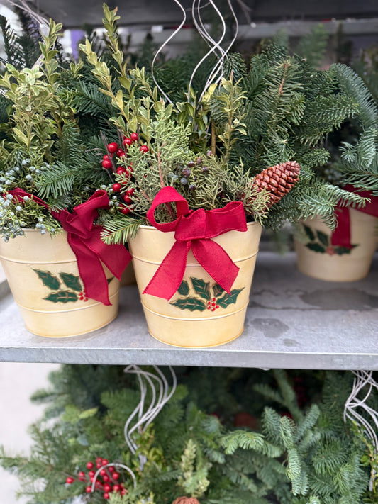 RedCrocus 8" Decorative Tin Planter in Antique Cream – Vintage Farmhouse Accent for Faux Greenery, Floral Arrangements, Tabletops & Mantels Planter (Each)