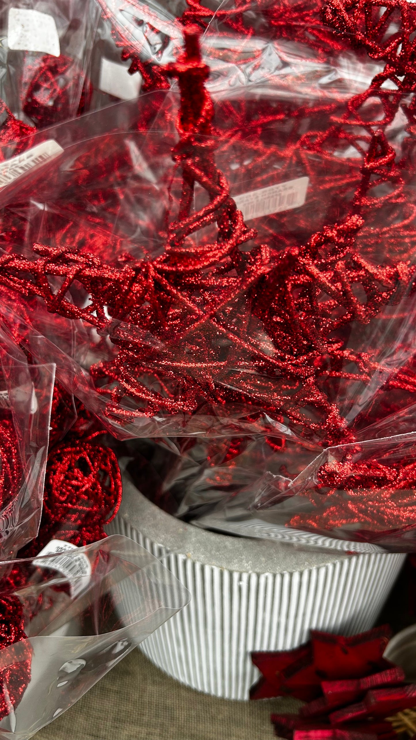 Accents, Branch Star, Red Sparkle (XMNP626) Each