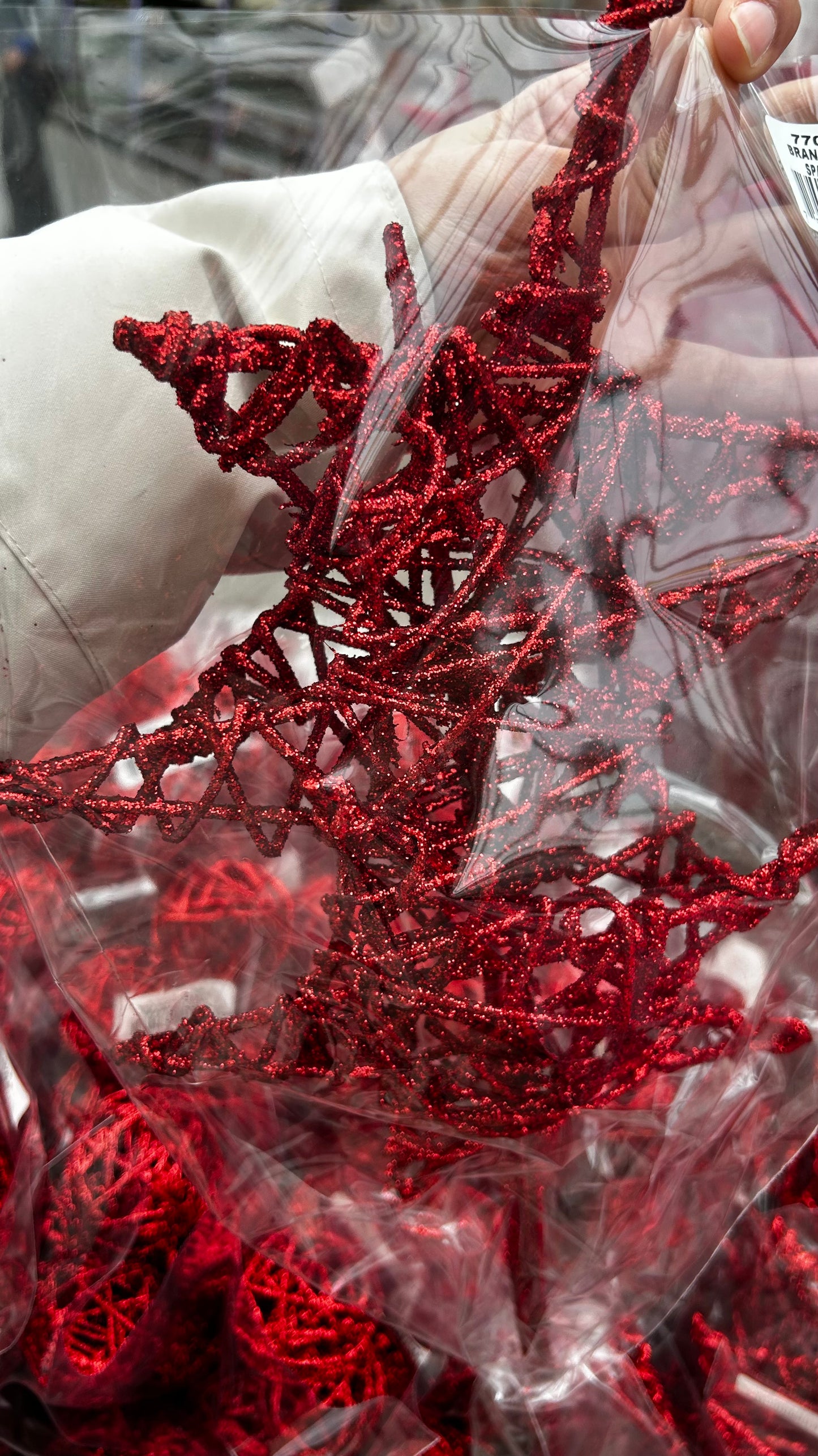 Accents, Branch Star, Red Sparkle (XMNP626) Each