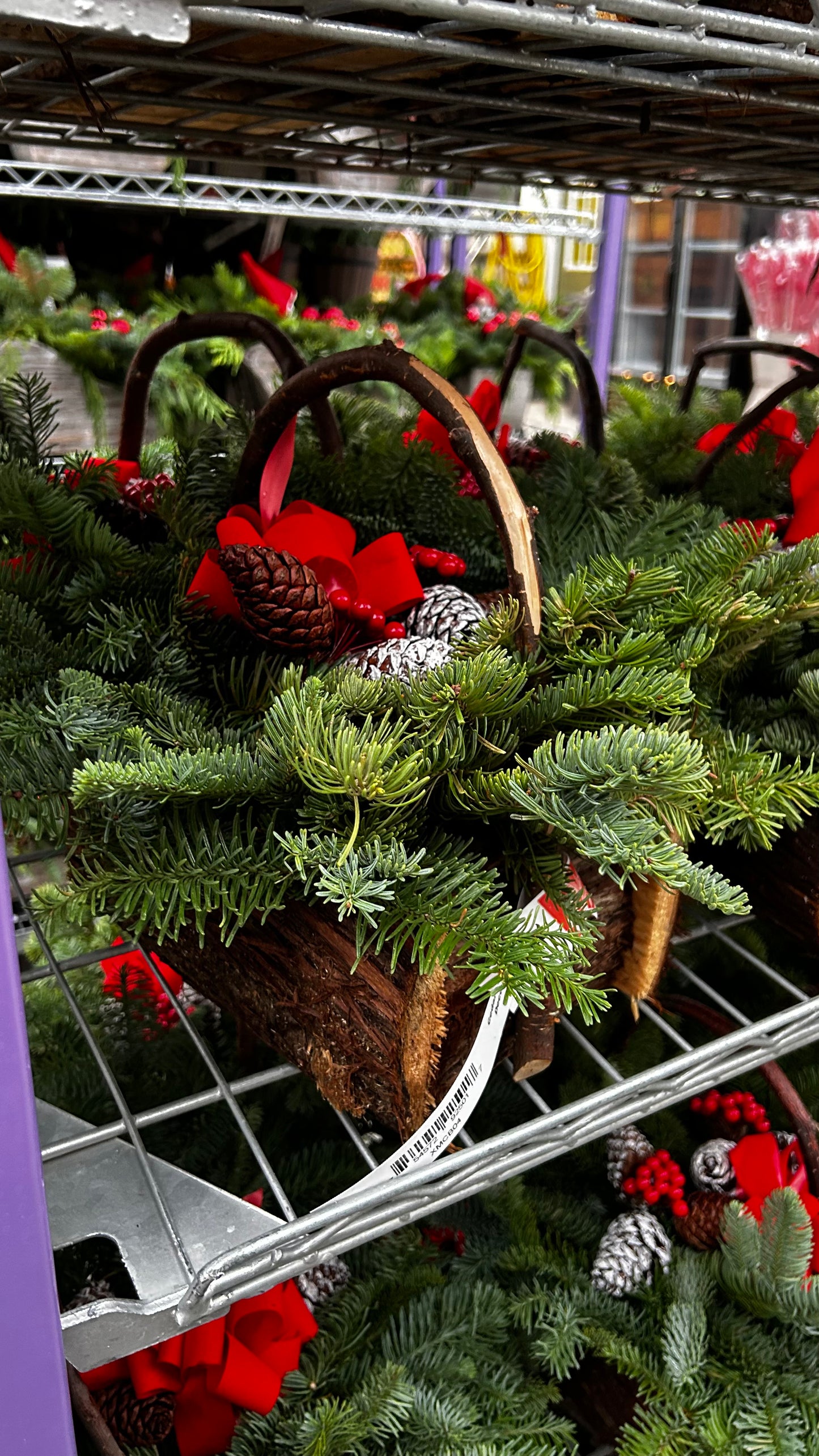 Cedar Log, Small, Decorated Basket (Each)